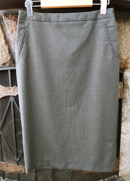 Pinstripe skirt - Picture 2 of 6